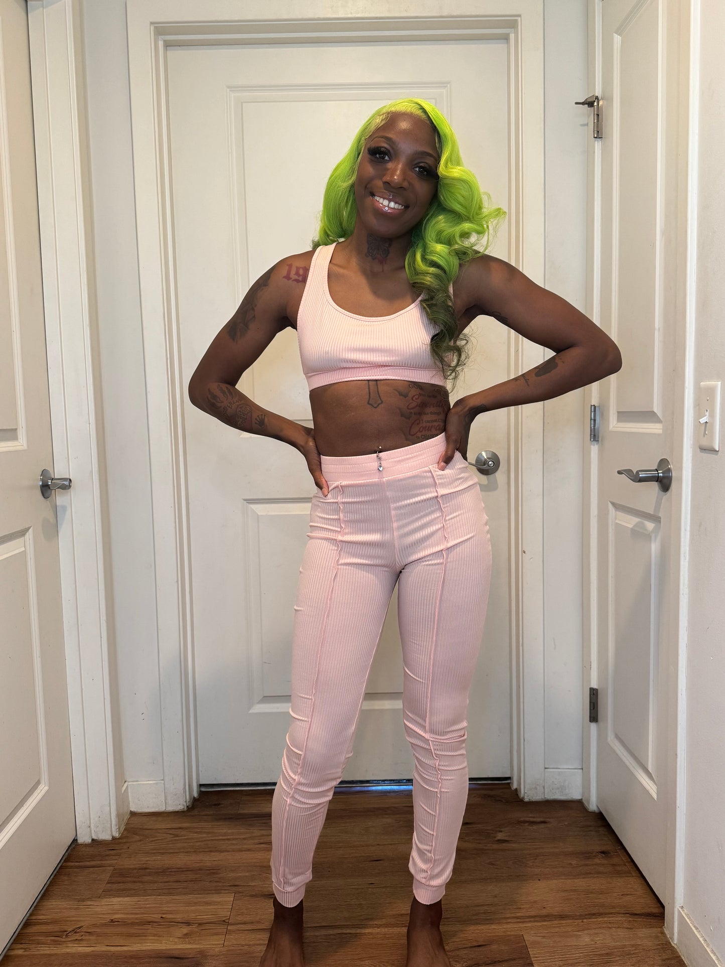 Amy set pink