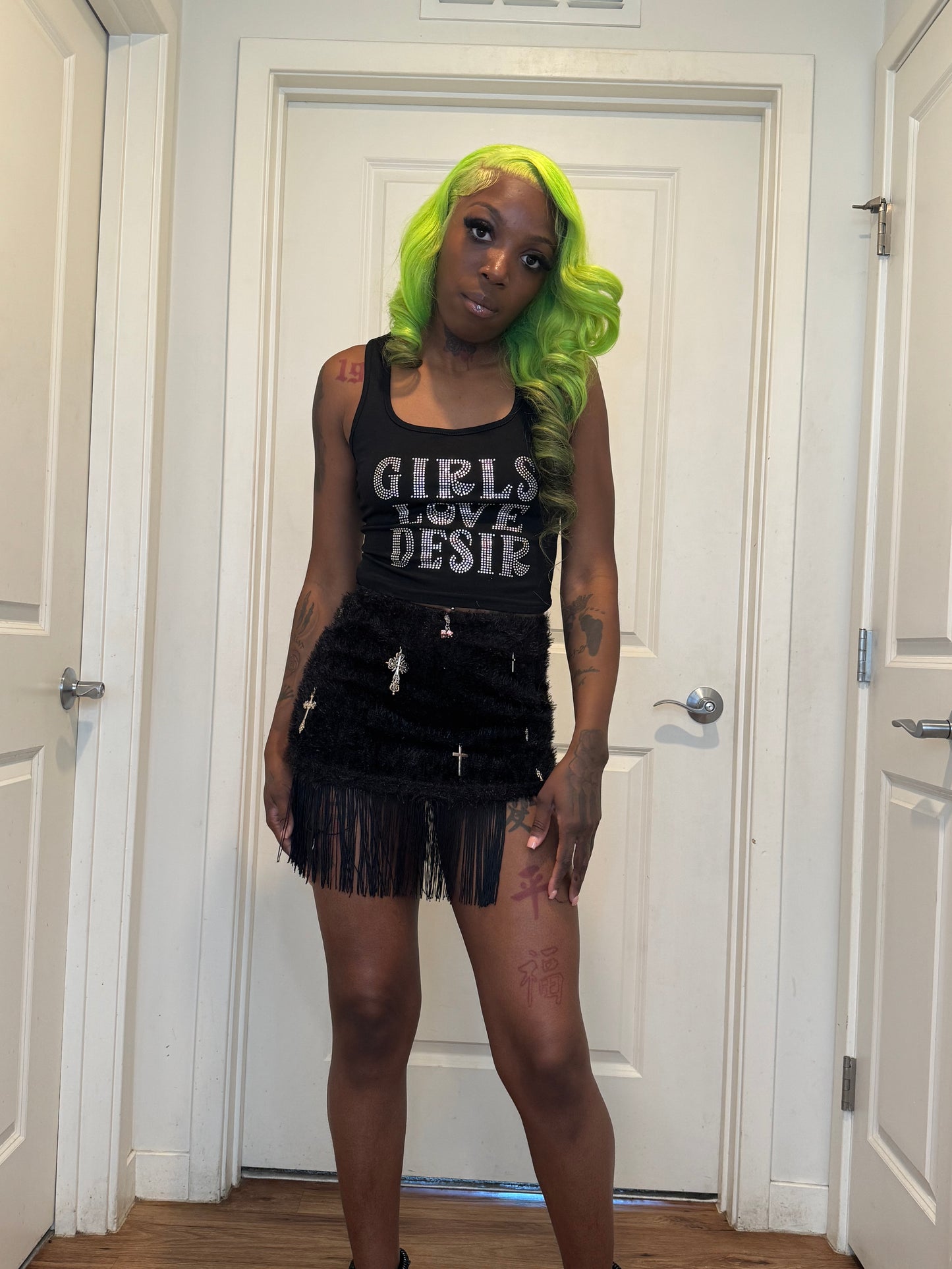 Cross em skirt