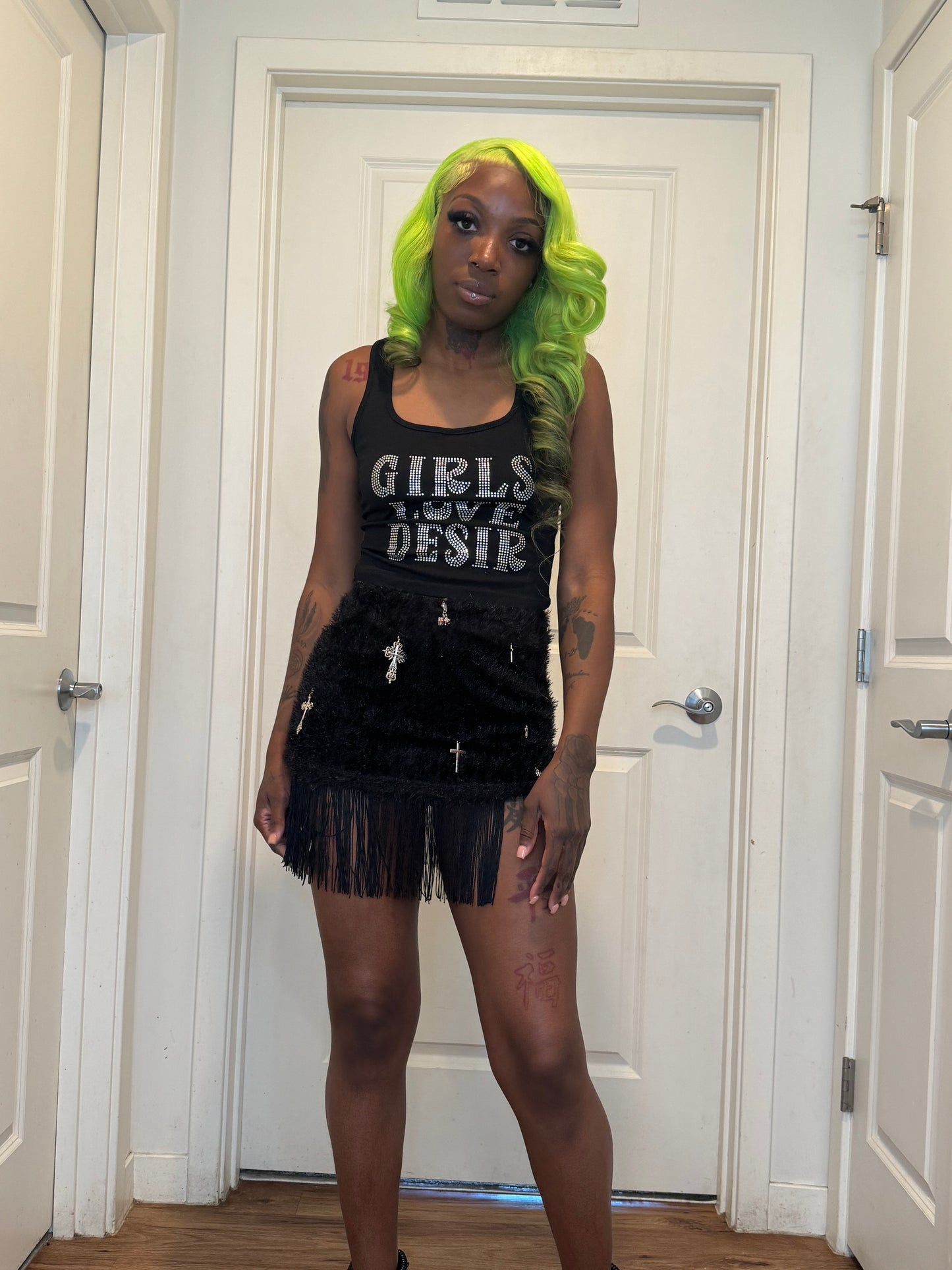 Cross em skirt