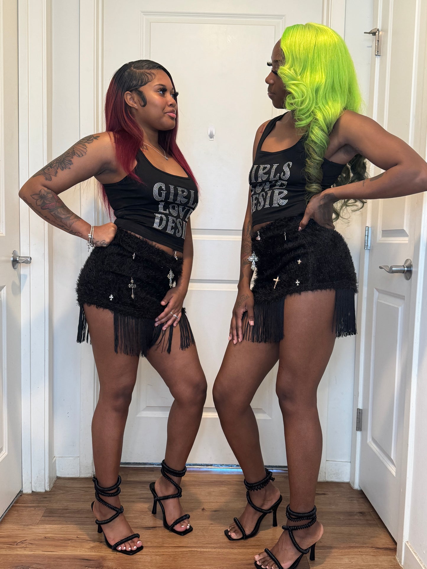 Cross em skirt